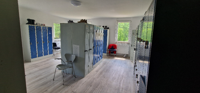 &amp;nbsp;
Umkleide Herren